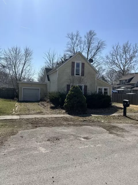 306 E Kyle St, Ogden, IL 61859