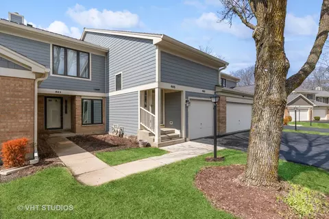 903 Suffolk Ct, Libertyville, IL 60048