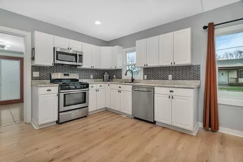 Kitchen - 760 2nd Ave, Morris, IL 60450 photo 1 of 2