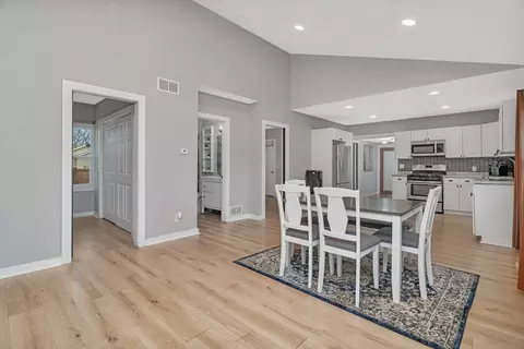 Entry Way - 760 2nd Ave, Morris, IL 60450 photo 2 of 4