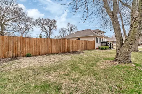 Exterior - 760 2nd Ave, Morris, IL 60450 photo 10 of 12