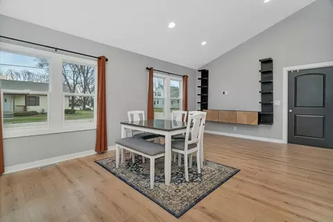 Dining - 760 2nd Ave, Morris, IL 60450 photo 1 of 1