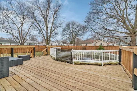 Exterior - 760 2nd Ave, Morris, IL 60450 photo 8 of 12