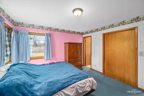 Bedroom - 212 Maureen Dr, Elgin, IL 60123 photo 2 of 3