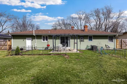 Exterior - 212 Maureen Dr, Elgin, IL 60123 photo 3 of 5