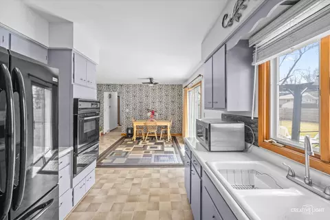 Kitchen - 212 Maureen Dr, Elgin, IL 60123 photo 3 of 3