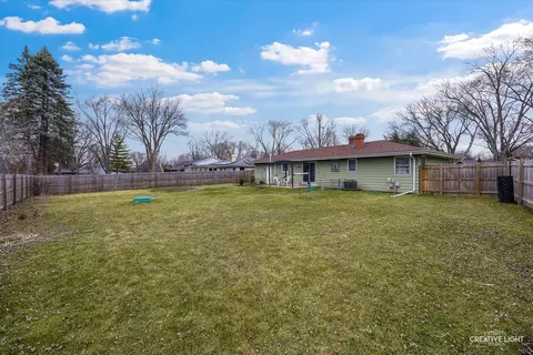 Exterior - 212 Maureen Dr, Elgin, IL 60123 photo 5 of 5