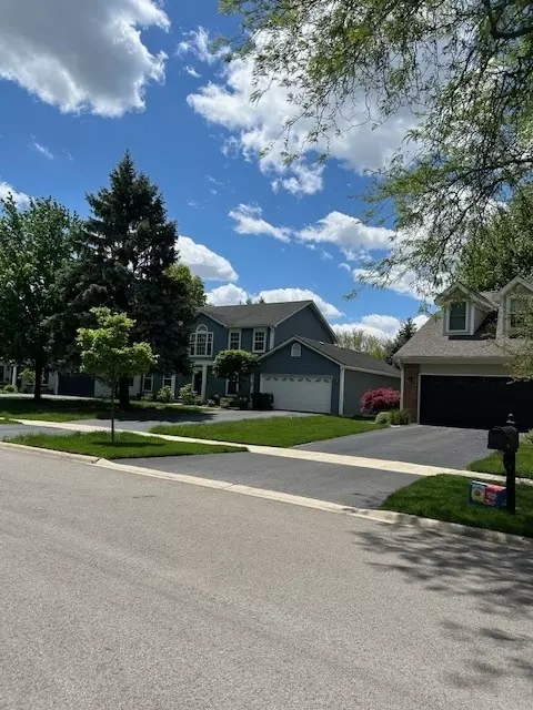 921 Stanton Dr, Naperville, IL 60540 photo 1