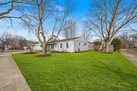 1145 Valley Stream Dr, Wheeling, IL 60090 photo 3