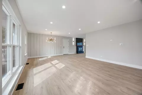 1145 Valley Stream Dr, Wheeling, IL 60090 photo 5