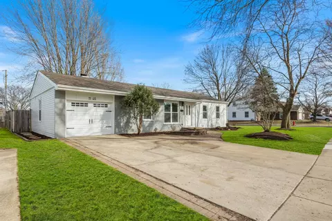 1145 Valley Stream Dr, Wheeling, IL 60090 photo 2