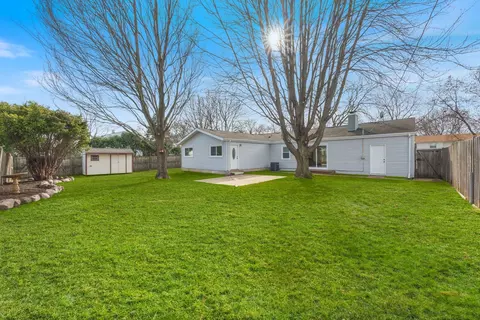 1145 Valley Stream Dr, Wheeling, IL 60090 photo 25