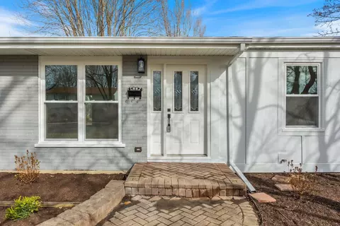 1145 Valley Stream Dr, Wheeling, IL 60090 photo 4