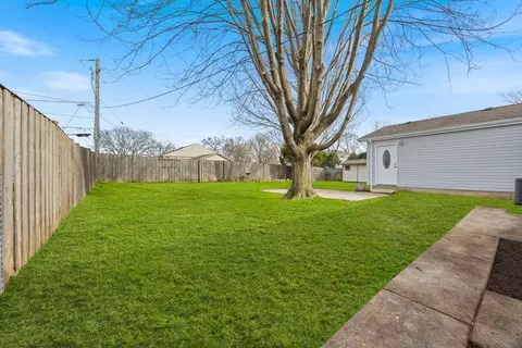 1145 Valley Stream Dr, Wheeling, IL 60090 photo 24