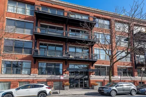 1040 W Adams St #215, Chicago, IL 60607