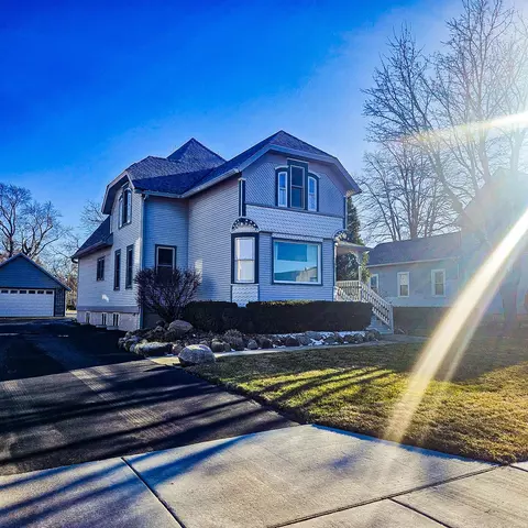 81 E Grand Ave, Lake Villa, IL 60046
