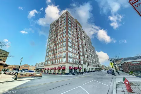 77 S Evergreen Ave #805, Arlington Heights, IL 60005