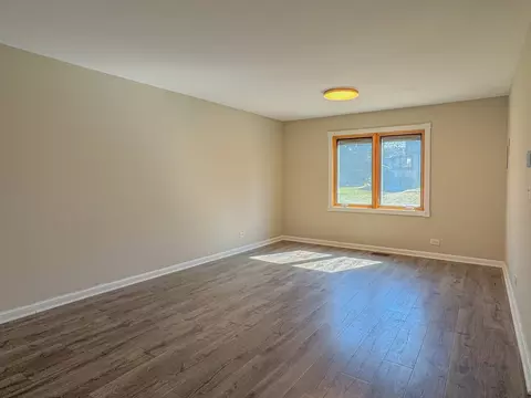 Living - 127 Honeysuckle Ct, Rolling Meadows, IL 60008 photo 2 of 5