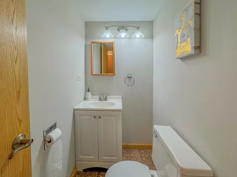 Bath - 127 Honeysuckle Ct, Rolling Meadows, IL 60008 photo 1 of 5