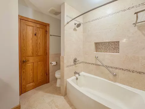 Bath - 127 Honeysuckle Ct, Rolling Meadows, IL 60008 photo 5 of 5