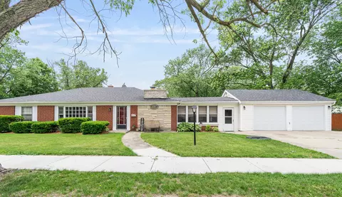 2201 W Acres Rd, Joliet, IL 60435