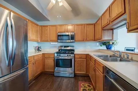 Kitchen - 1732 Willow Circle Dr, Crest Hill, IL 60403 photo 2 of 2