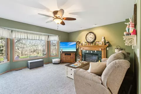 231 Central Rd, New Lenox, IL 60451 photo 2