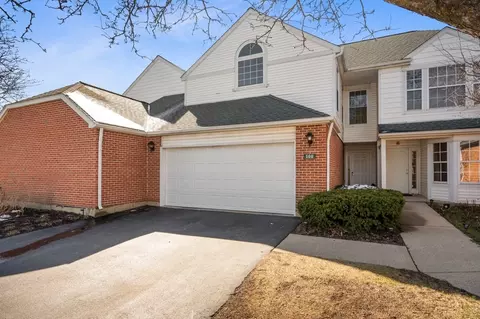 100 Woodbury Ln, Lake Bluff, IL 60044