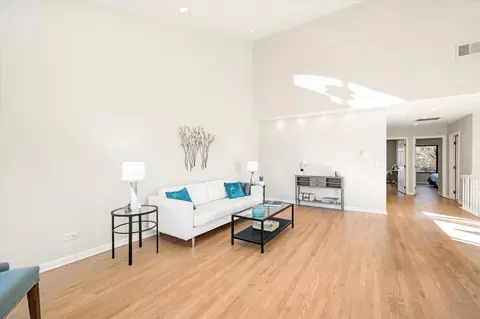 Living - 46 Portwine Rd, Willowbrook, IL 60527 photo 2 of 9