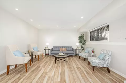 Living - 46 Portwine Rd, Willowbrook, IL 60527 photo 7 of 9