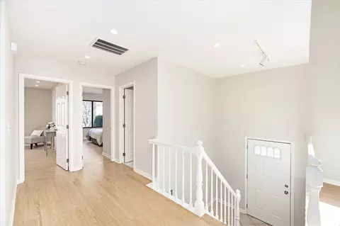 Entry Way - 46 Portwine Rd, Willowbrook, IL 60527 photo 1 of 1