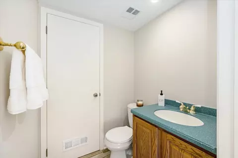 Bath - 46 Portwine Rd, Willowbrook, IL 60527 photo 3 of 3