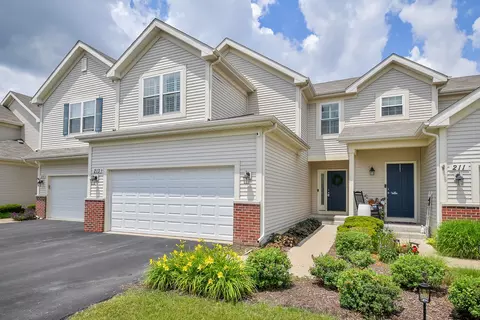 213 Dorset Ave, Oswego, IL 60543