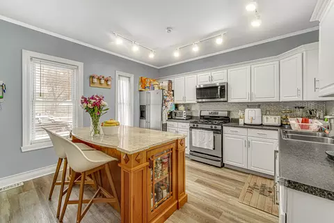 Kitchen - 173 Orchard St, Elgin, IL 60123 photo 2 of 3