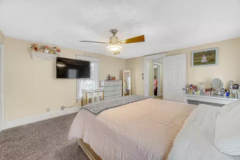 Bedroom - 173 Orchard St, Elgin, IL 60123 photo 2 of 3