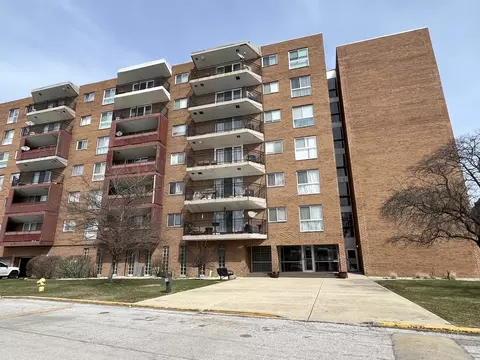 300 Park Ave #236, Calumet City, IL 60409