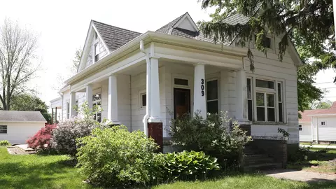 309 W 5th St, Minonk, IL 61760