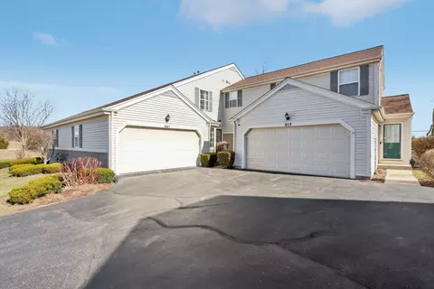921 Village Ct, Marengo, IL 60152