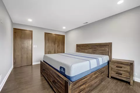 Bedroom - 1302 E Washington St #A1, Des Plaines, IL 60016 photo 2 of 3