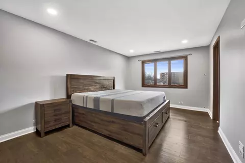 Bedroom - 1302 E Washington St #A1, Des Plaines, IL 60016 photo 1 of 3