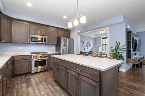 Kitchen - 11 E Custer St, Lemont, IL 60439 photo 2 of 3