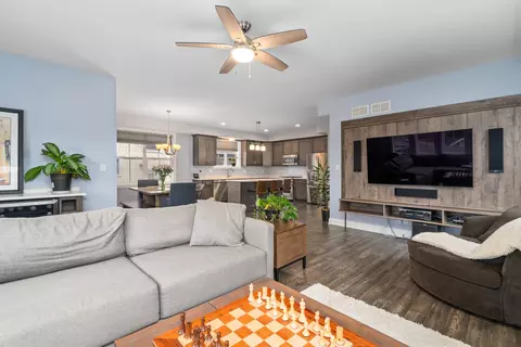 Living - 11 E Custer St, Lemont, IL 60439 photo 2 of 2