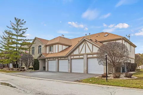 6500 Pine Trail Ln #2, Tinley Park, IL 60477