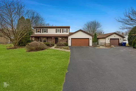 4 N535 Foxfield Dr, Saint Charles, IL 60175