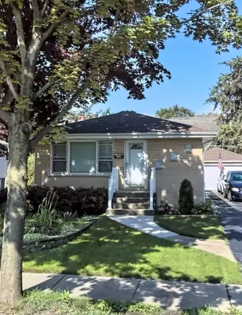 324 Parkside Ave, Itasca, IL 60143