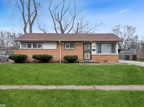 3025 Nottingham Ave, Markham, IL 60428