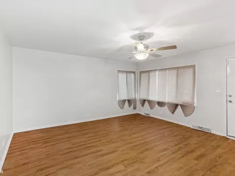 Living - 3025 Nottingham Ave, Markham, IL 60428 photo 3 of 4