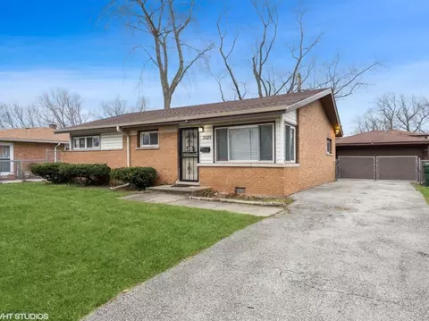 Exterior - 3025 Nottingham Ave, Markham, IL 60428 photo 2 of 6