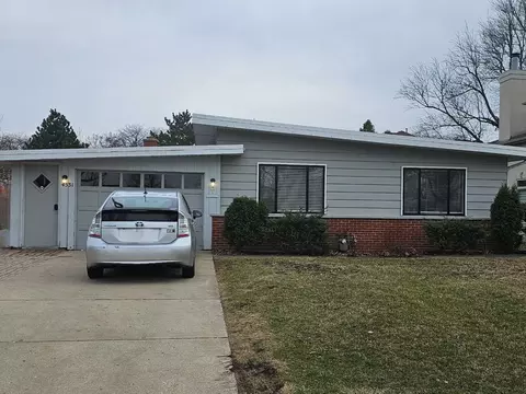 4531 Lilac Ave, Glenview, IL 60025
