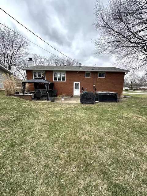 Exterior - 1118 Bryan St, Normal, IL 61761 photo 3 of 4